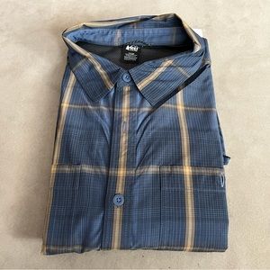 REI coop 100% Nylon mens  Shirt large